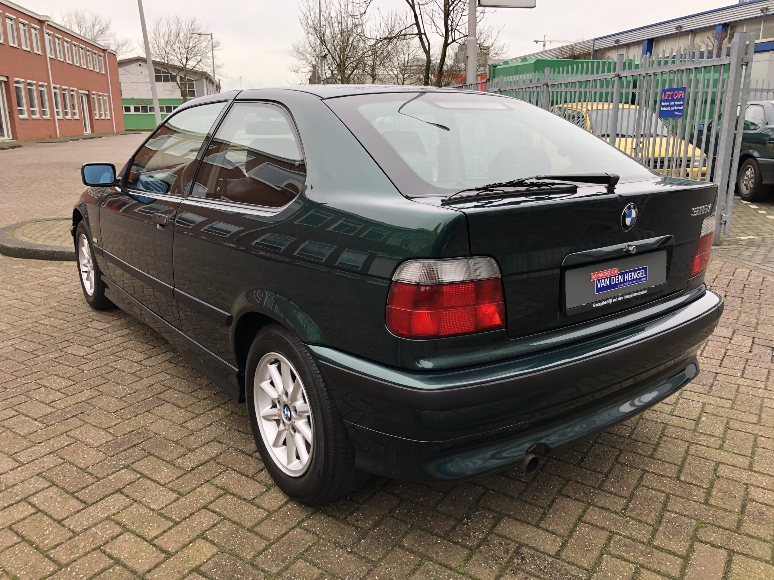 BMW 316i Compact (E36)